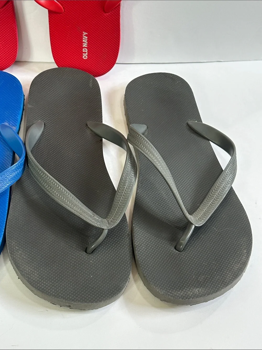 Old Navy Men’s Flip Flops Size 13 Red Blue Gray Set